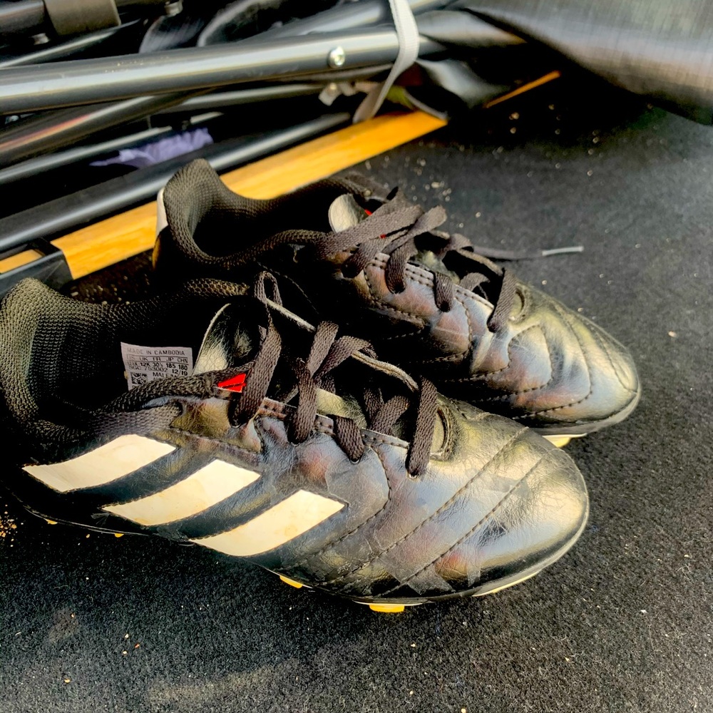 Size 12.5K adidas soccer cleats